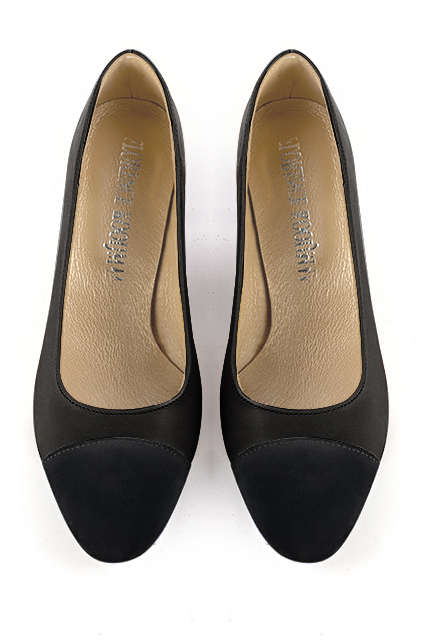Matt black women's dress pumps, with a round neckline. Round toe. Medium block heels. Top view - Florence KOOIJMAN